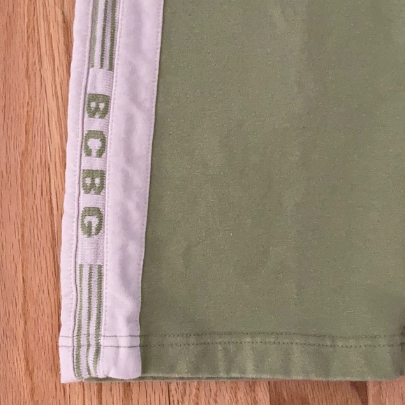 BCBG Exercise Capris soft and plush, lime green S - Picture 3 of 6